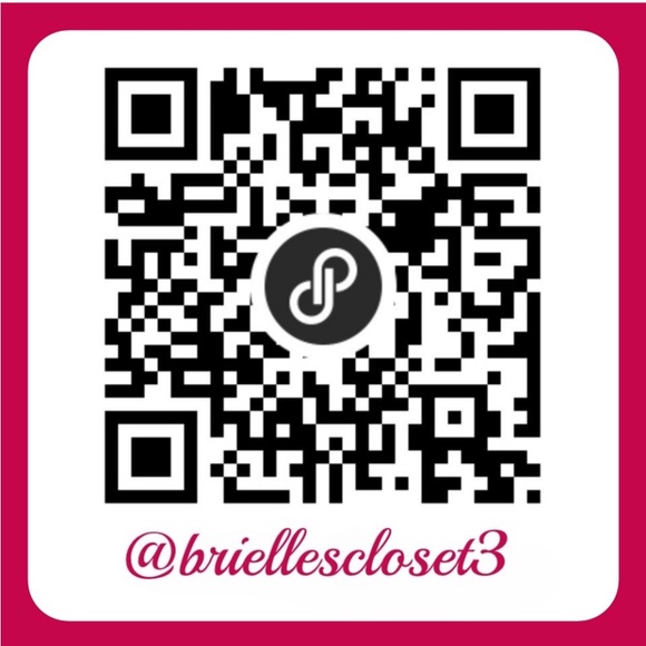 🌸 New Dolly Parton Cabin Shape Salt & Pepper Shakers, Red & Brown - Picture 2 of 2